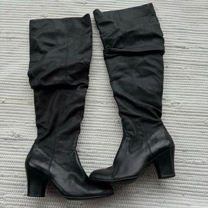 BORN BOOTS - Over the Knee Black Leather boots - Classic Closet Staple Size 7